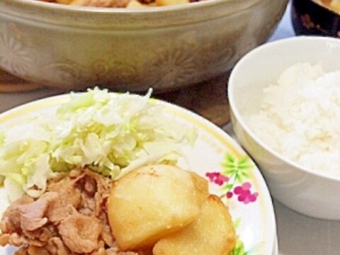 土鍋で同時に作る♪肉じゃが風豚肉のしょうが焼き☆